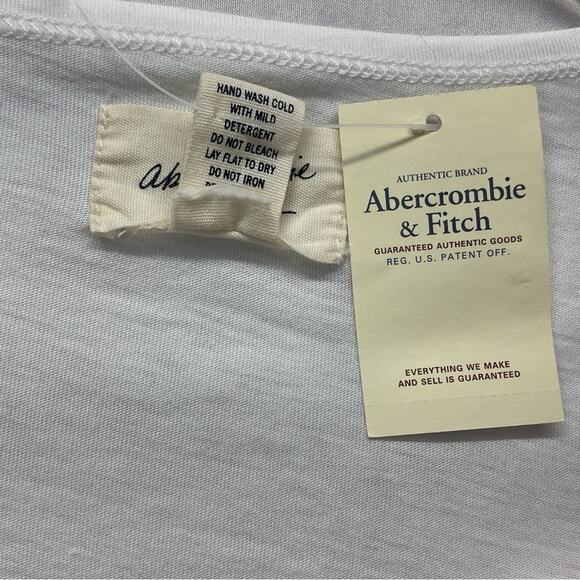 Abercrombie & Fitch Top Women's Size M White Low V-Neck Embroidered Summer Logo - Picture 5 of 9